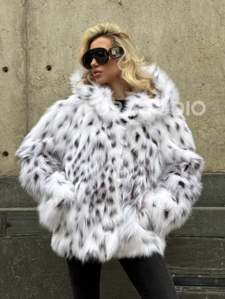 Полушубок из лисы под рысь с капюшоном - фото 9