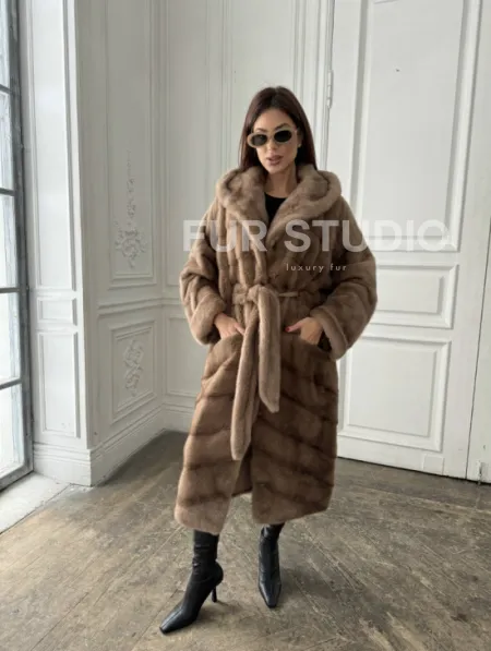 Норковое кимоно с капюшоном в цвете пастель - фото 7