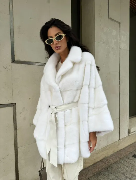 Норковая шубу Saga furs в белом цвете фасон - летучая мышь - фото 8