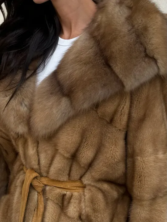 Норковая шуба с капюшоном из меха куницы - цвет карамель - фото 1