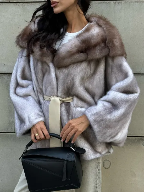 Шуба летучая мышь из меха норки с капюшоном куницы в технологии роспуск - фото 6