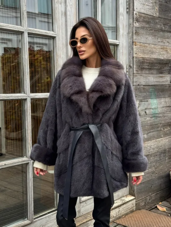 Шуба Летучая мышь из норки Graphite с английским воротником из меха куницы - фото 9