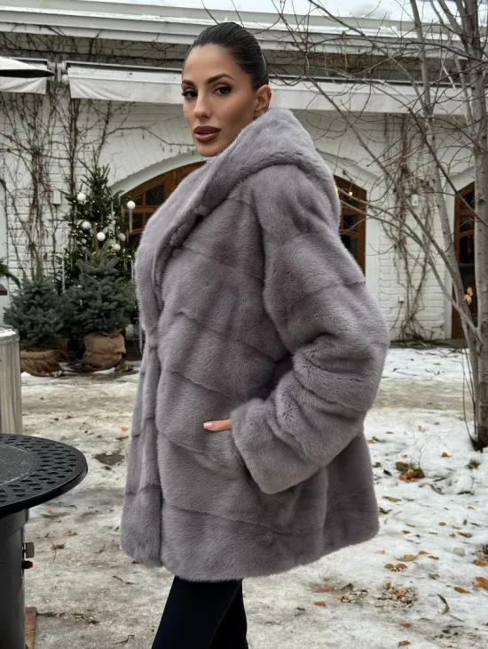 Полушубок норковый с капюшоном - фото 9