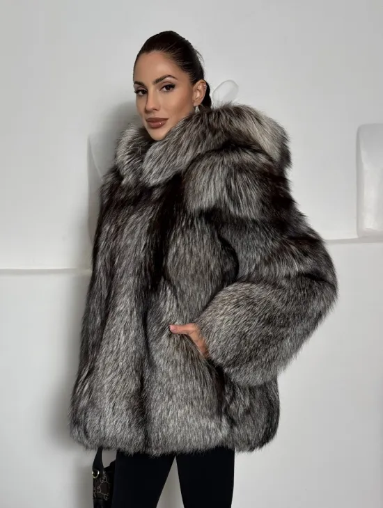 Полушубок из чернобурки с капюшоном цельные пластины - фото 5