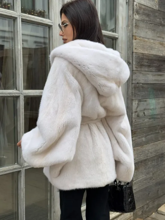 Шуба норковая летучая мышь с капюшоном, мех аукционная норка Palomino - фото 4