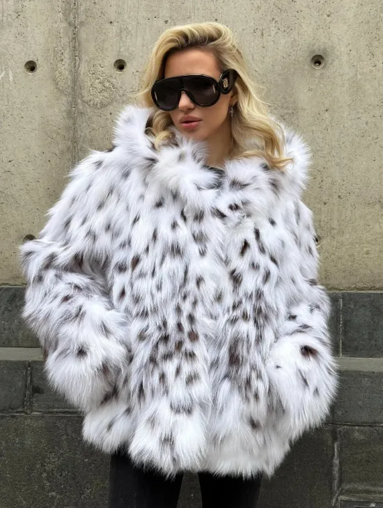 Полушубок из лисы под рысь с капюшоном - фото 3