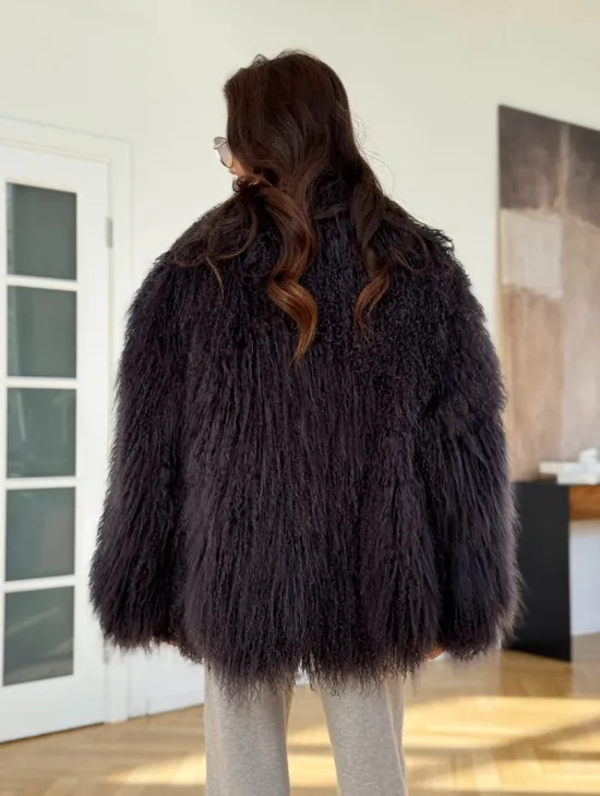 Полушубок из меха ламы в цвете графит - фото 6