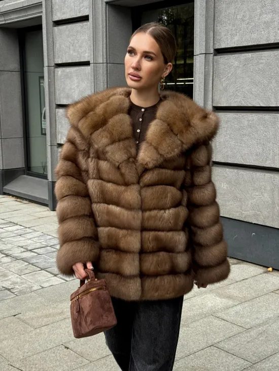 Шуба из натурального меха куницы с капюшоном - фото 9