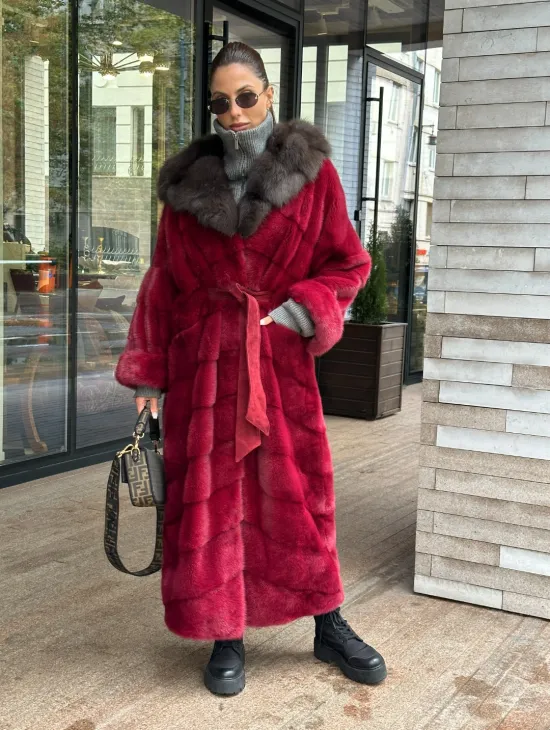 Длинная норковая шуба с капюшоном куница - фото 3