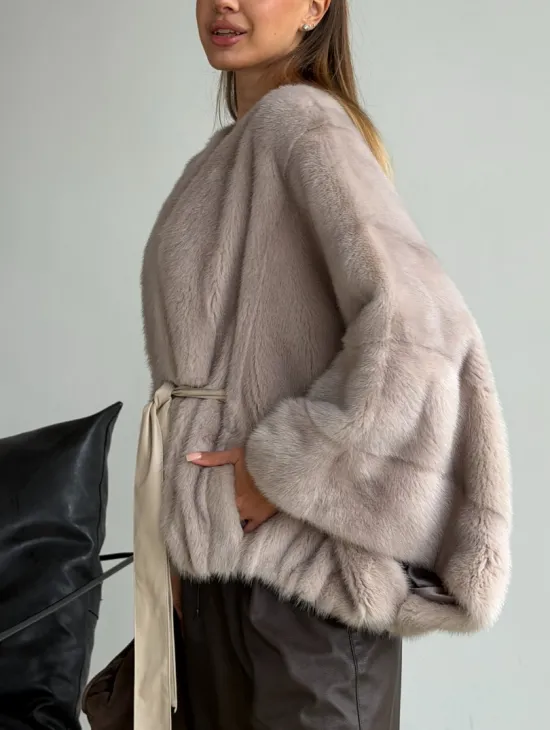 Женская шуба в стиле 