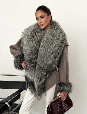 Полупальто с мехом чернобурки - фото 9