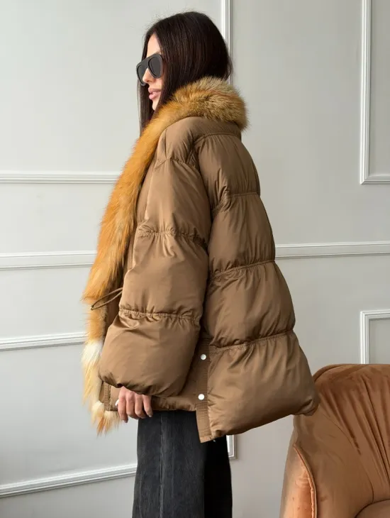 Женский пуховик оверсайз с мехом лисы - фото 6