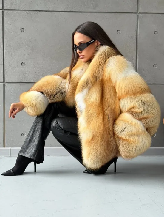 Короткая шуба из золотой альпийской лисы - фото 10