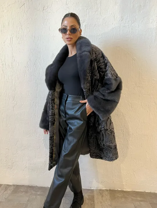 Шуба из меха каракульчи с отделкой из норки - фото 5