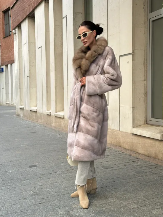 Шуба норковая с воротником из меха куницы - нюд - фото 11